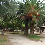 Poros Beach Camping- Studios Кемпинг *