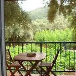 Poros Beach Camping- Studios Микрос-Гиалос