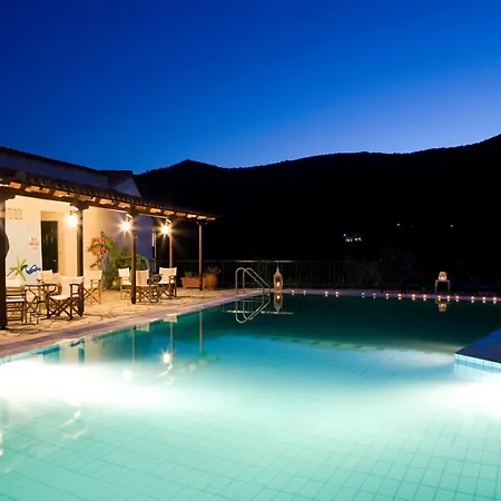 Poros Beach Camping- Studios مكان تخييم *