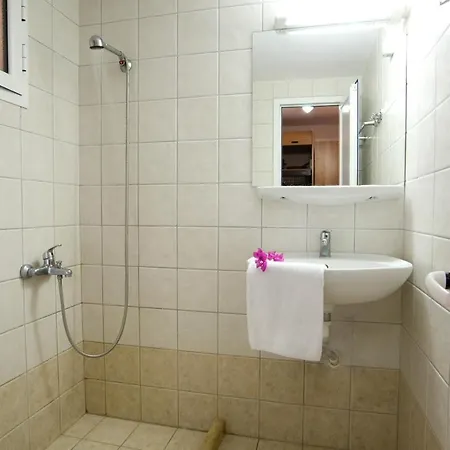 مكان تخييم Poros Beach Camping- Studios *
