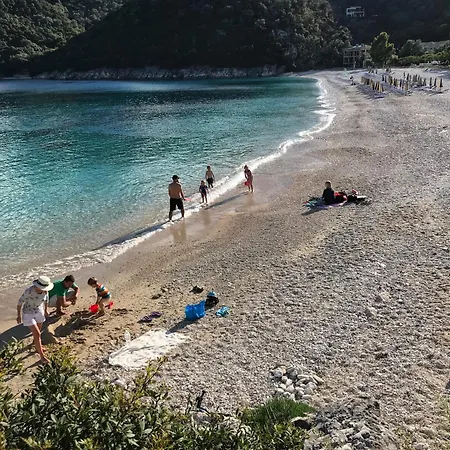 キャンプ場 Poros Beach Camping- Studios ミクロス・ギアロス