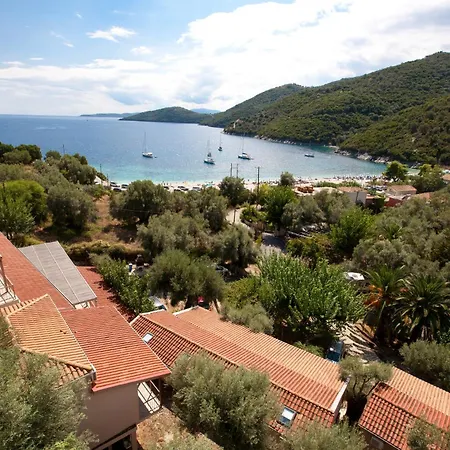 Kemp Poros Beach Camping- Studios Mikros Gialos