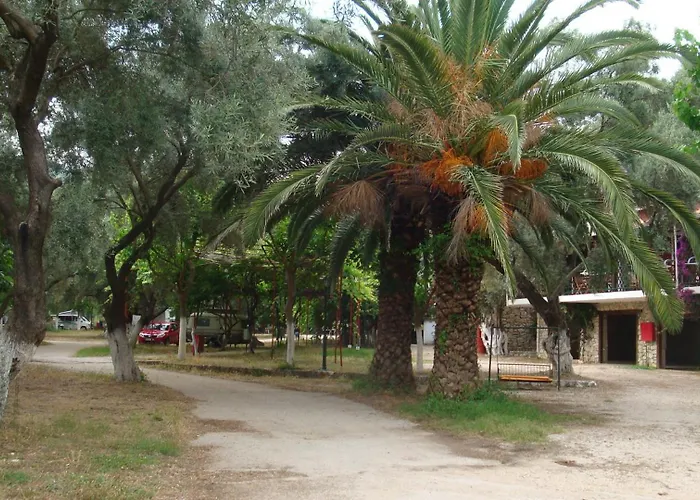 Poros Beach Camping- Studios Кемпинг *