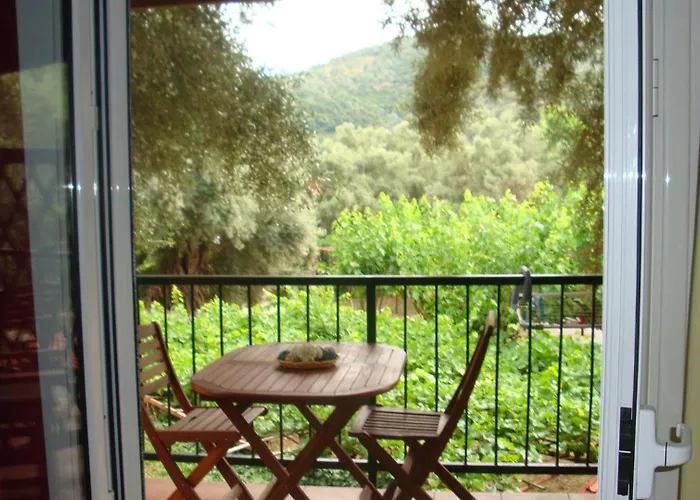 Poros Beach Camping- Studios Микрос-Гиалос
