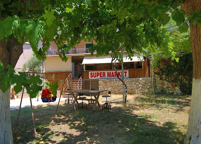 Poros Beach Camping- Studios Микрос-Гиалос